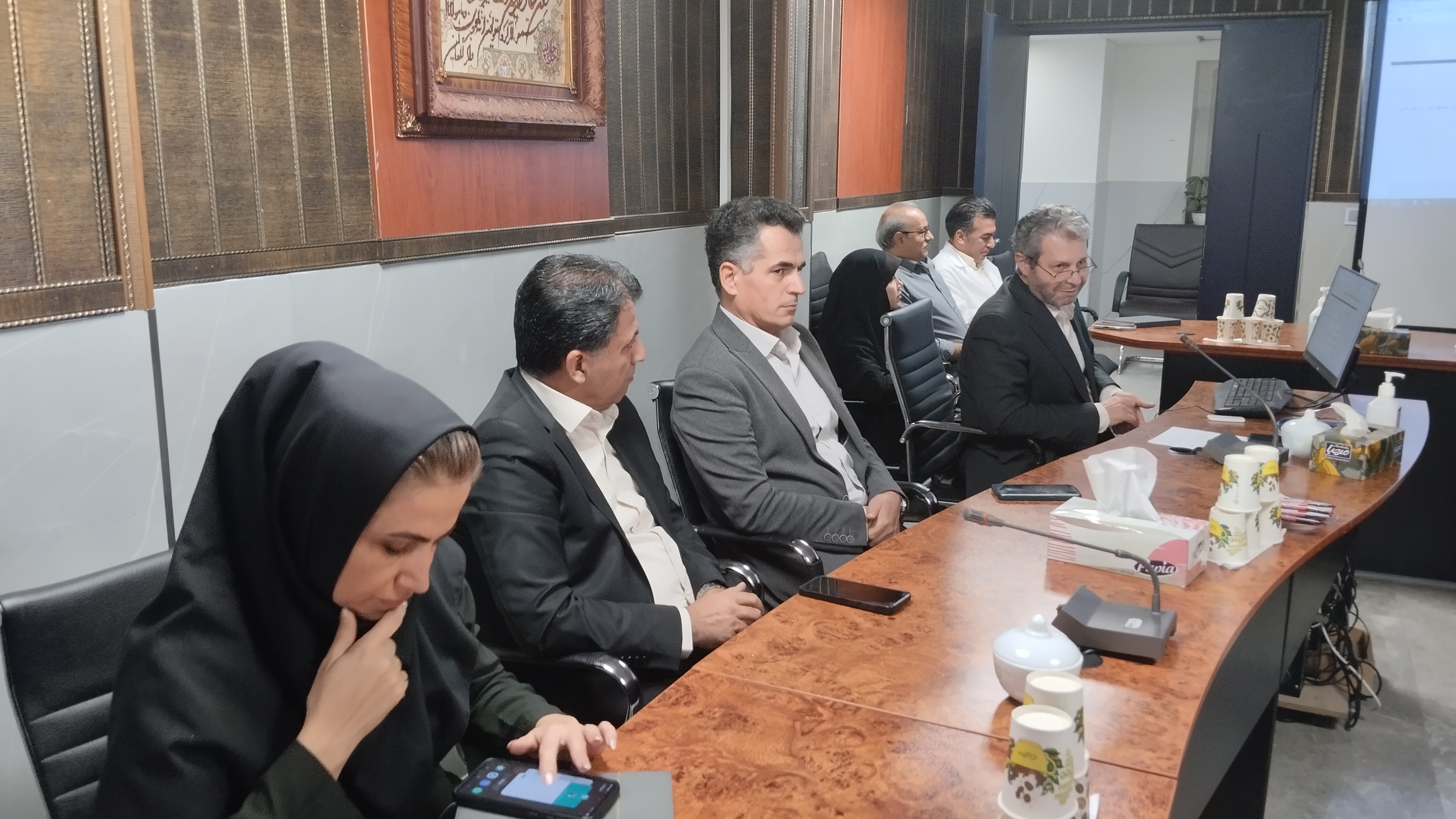 برگزاری جلسه ارزیابی عملکرد مدیریتی بیمارستان حضرت رسول اکرم (ص)